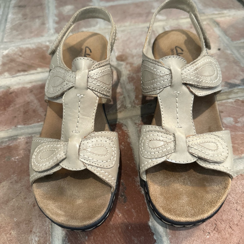 Clarks Beige Bow Sandals